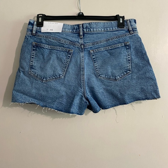 NWT Ann Taylor LOFT Denim Jean Shorts - Picture 3 of 5